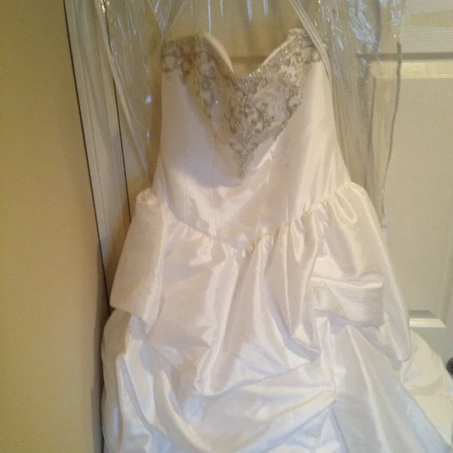 Doorbuster Deal Other Taffeta Sample Dress