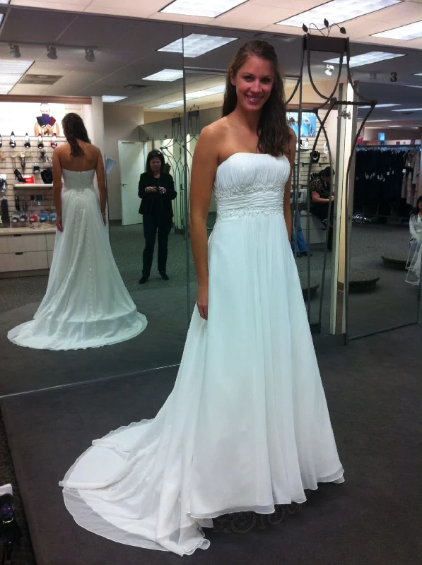 Amazing Deals David's Bridal Chiffon Wedding Dress w/Beaded Lace Waist