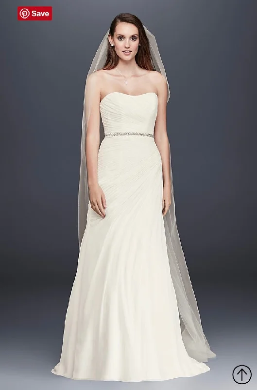 Special Buy David's Bridal Crinkle Chiffon Wedding Dress with Draping / V3540