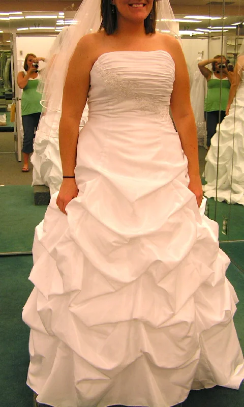 New Deals David's Bridal Davids Bridal T9102 - white