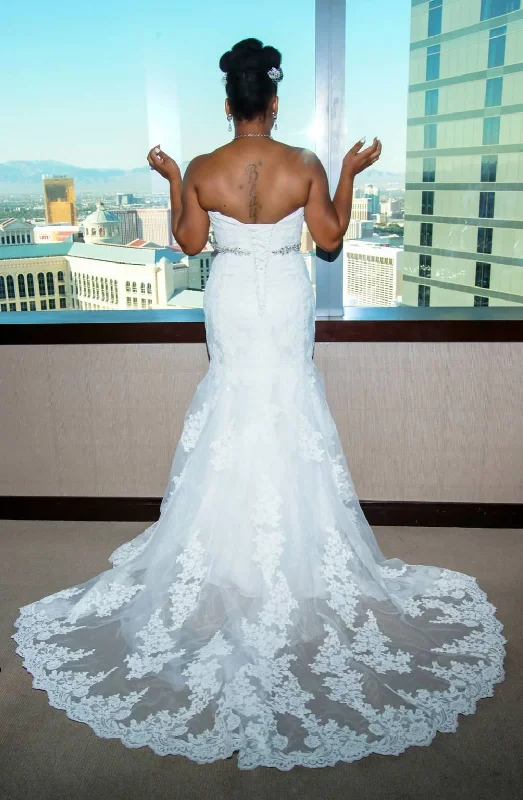 Hurry In David's Bridal David's Bridal Sweetheart Trumpet Gown With Beaded