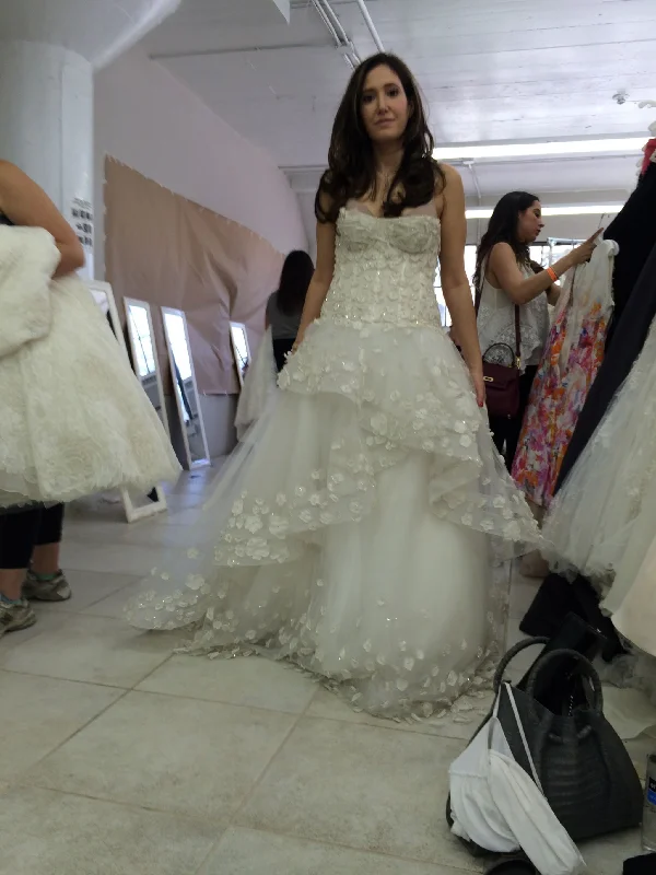 Deal Frenzy Monique Lhuillier sophie