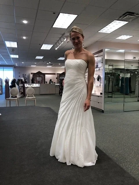 Factory Direct Sale David's Bridal Crinkle Chiffon Wedding Dress with Draping / V3540