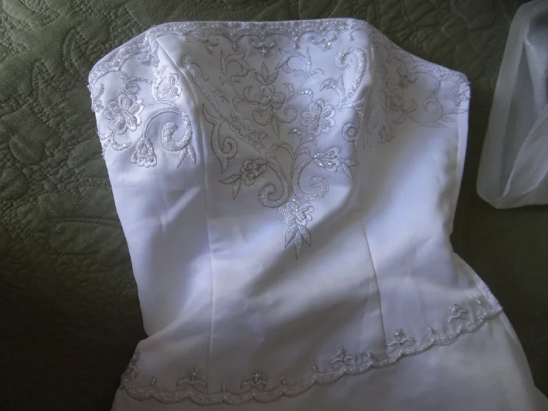 Super Deal David's Bridal Not sure