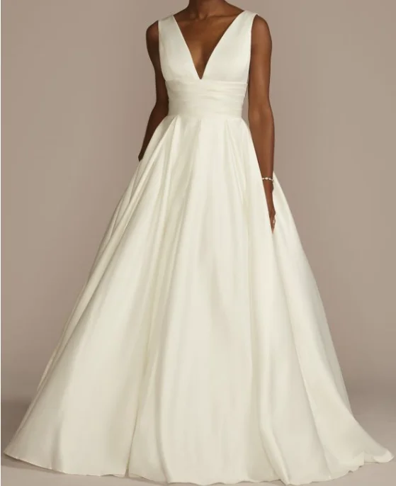 Closeout David's Bridal cummerbund satin ball gown wedding dress